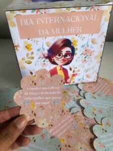 CAIXA COM MENSAGENS DIA DA MULHER
